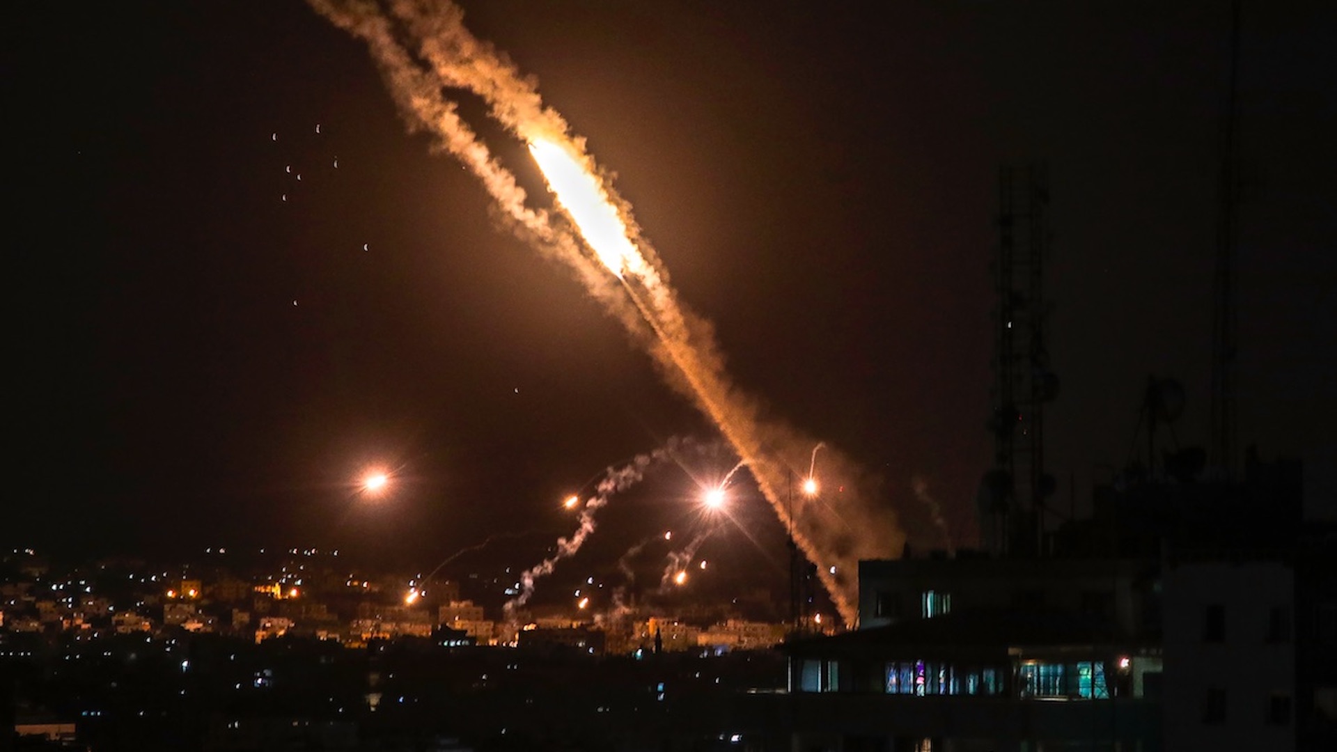 Se han disparado al menos 2 mil 300 cohetes desde Gaza contra Israel