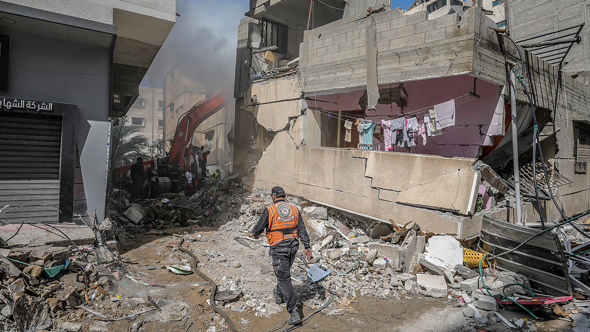 Suben a 174 los muertos en Gaza, tras nueva noche de bombardeos israelíes