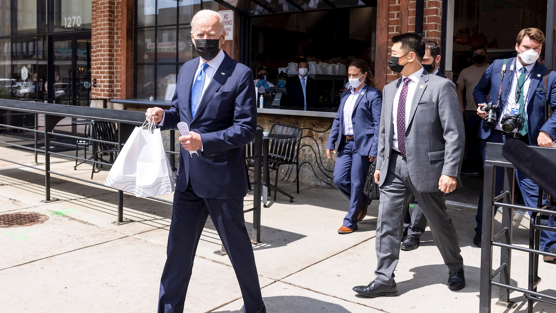 Joe Biden compra tacos y enchiladas en negocio que recibió ayuda por COVID-19 - estados-unidos-joe-biden-tacos-enchiladas