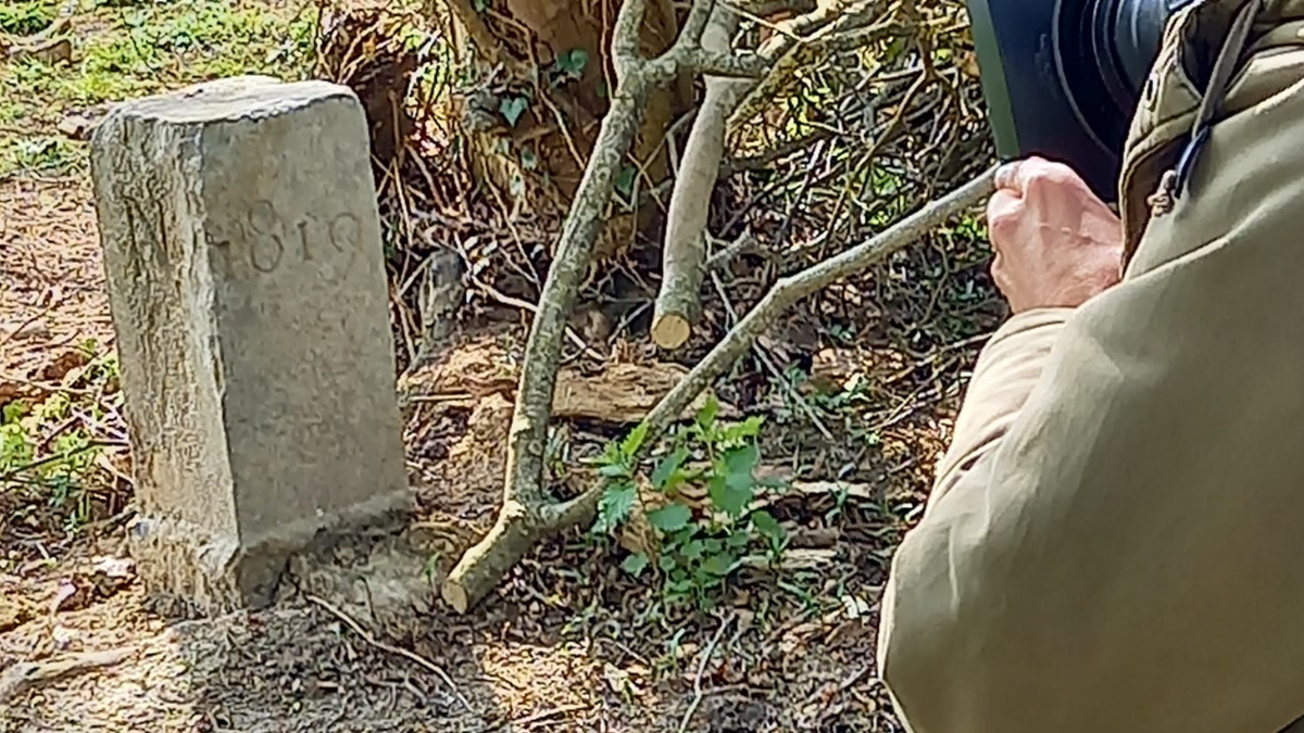 Granjero mueve la frontera entre Bélgica y Francia por accidente Granjero mueve la frontera entre Bélgica y Francia por accidente