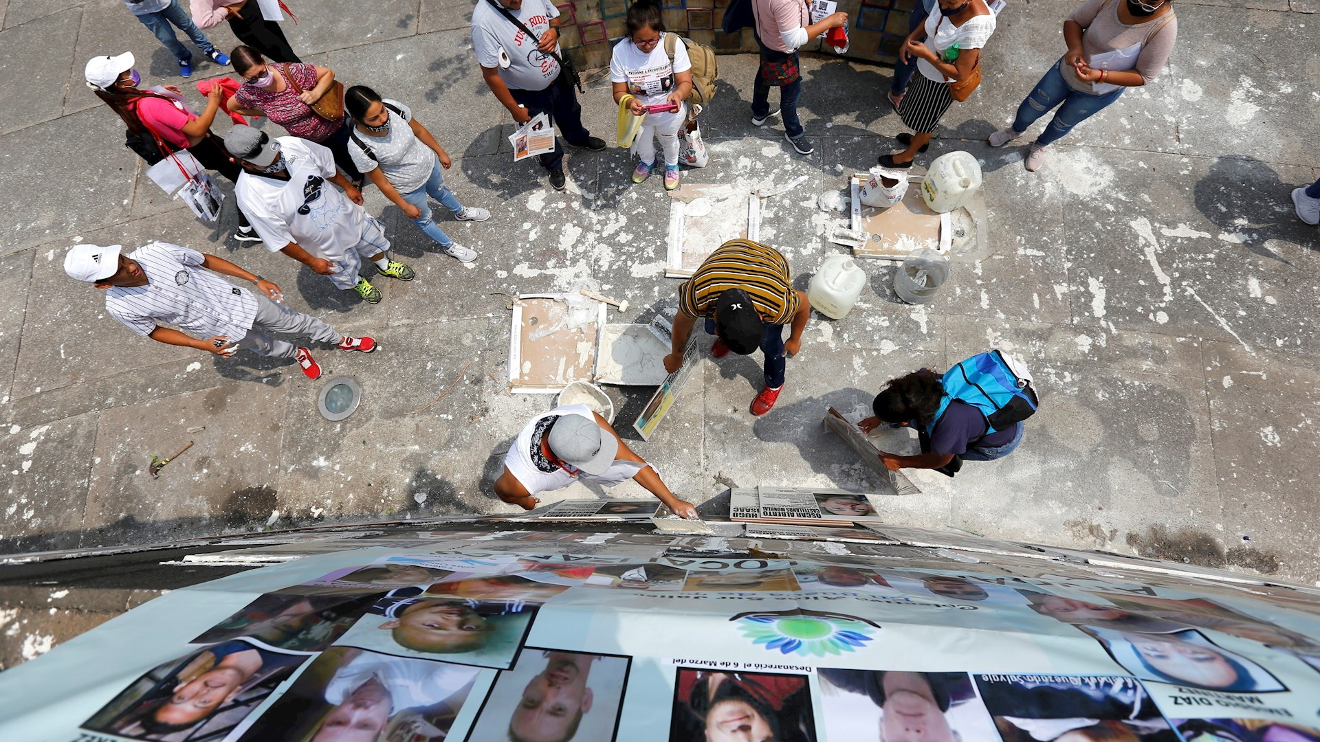 Colocan en Guadalajara losetas con imágenes de desaparecidos - guadalajara-jalisco-estados-desaparecidos-losetas