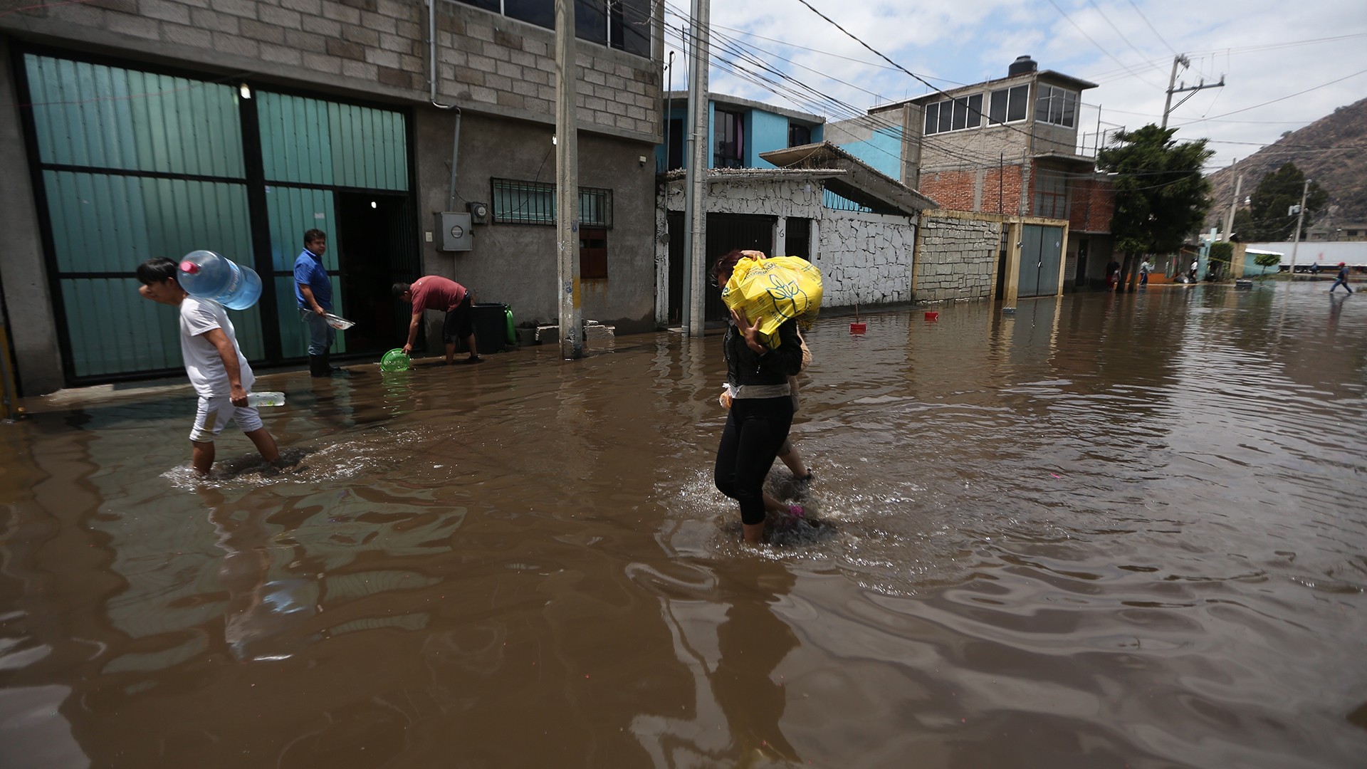 Lluvias castigaron con inundaciones la zona oriente del Edomex - inundacion-en-ixtapaluca