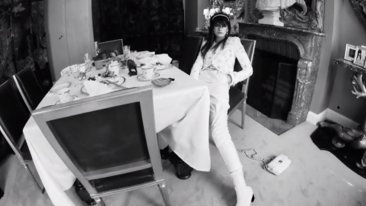 Chanel rememora en su colección crucero su amistad histórica con Jean Cocteau