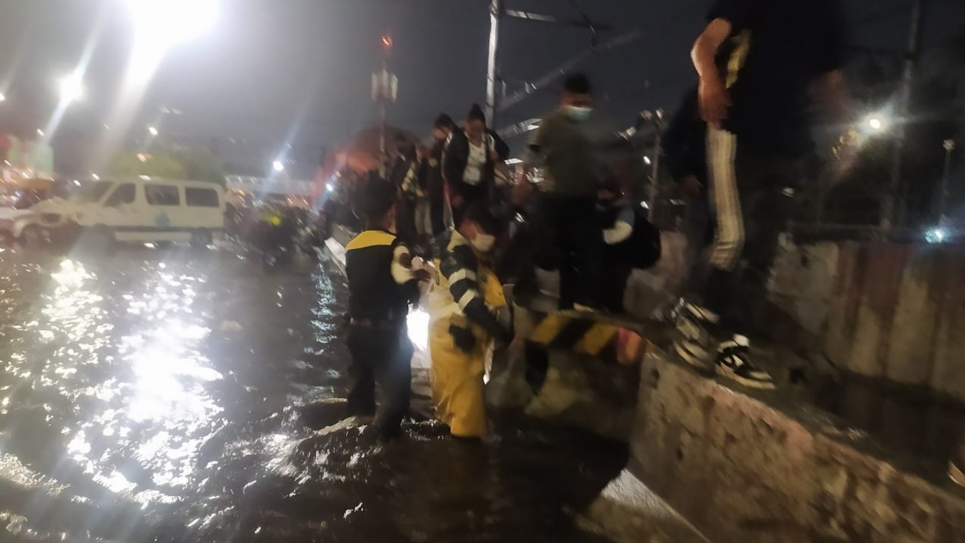 Lluvias provocan afectaciones en la Ciudad de México; Iztapalapa en Alerta Roja