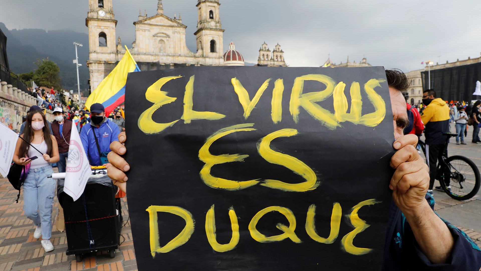 Colombia llama al diálogo político mientras continúan las protestas