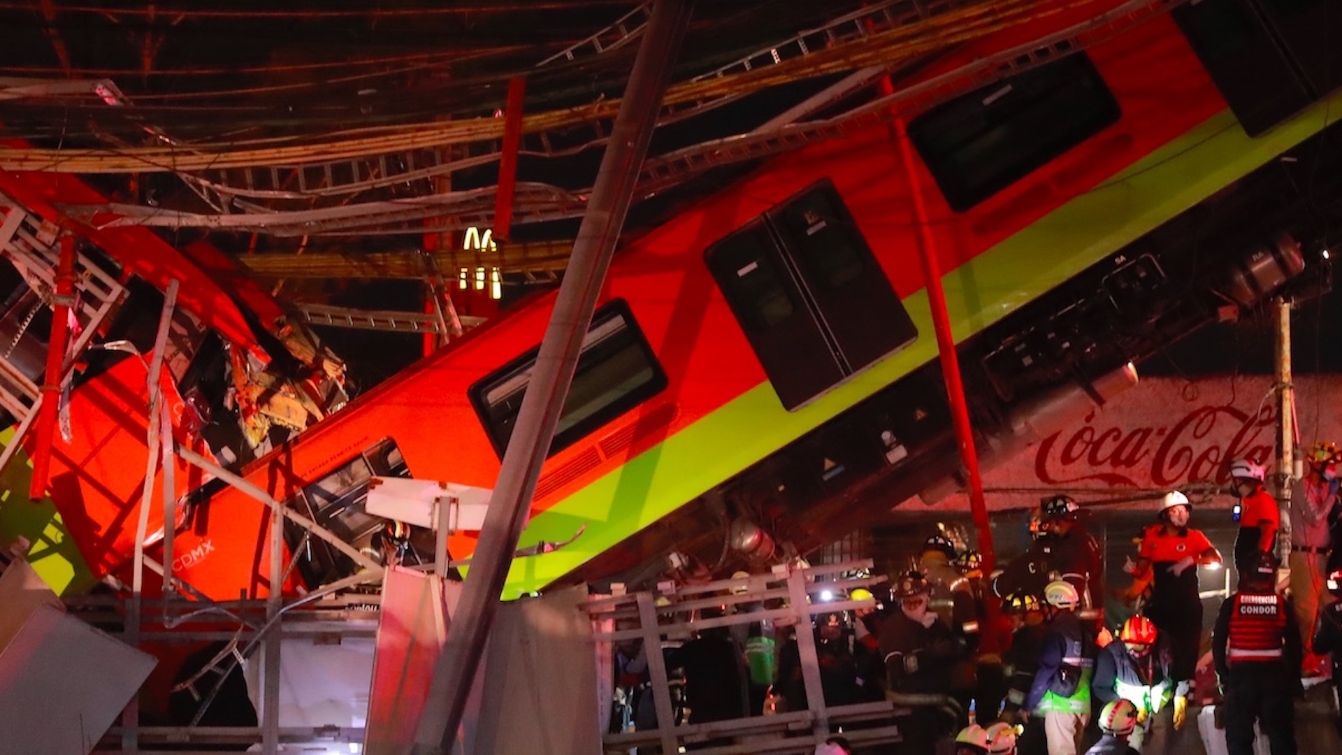 López Obrador envía pésame a familiares de víctimas por el colapso de Metro