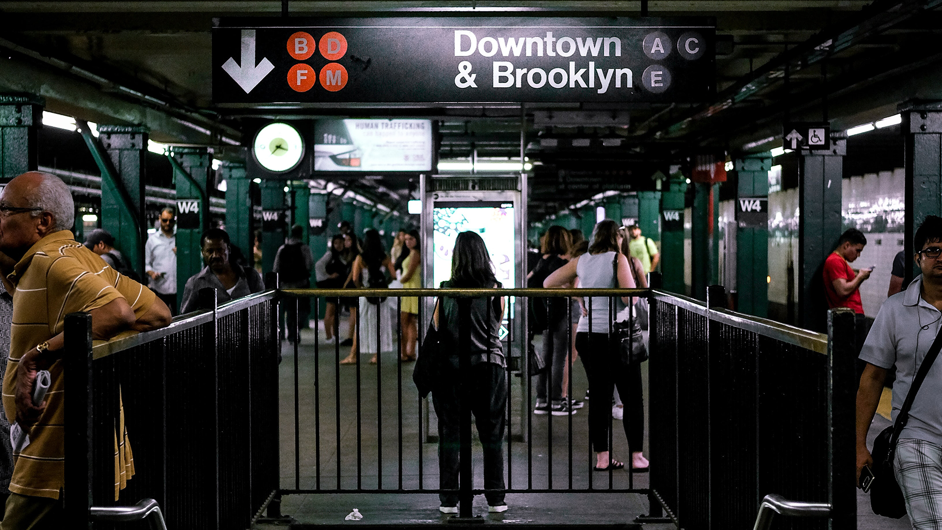 Nueva York ofrecerá vacunas contra COVID-19 en estaciones del Metro