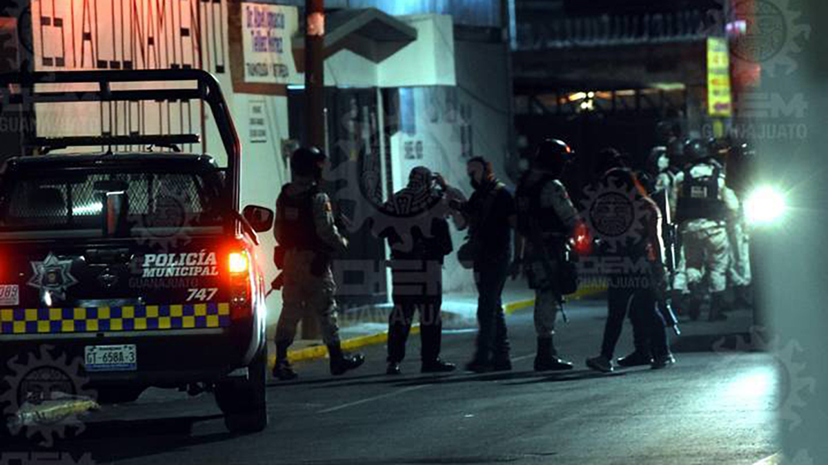 Hombre escapa de casa de seguridad en Irapuato tras ser secuestrado - movilizacion-policiaca-por-casa-de-seguridad-en-irapuato