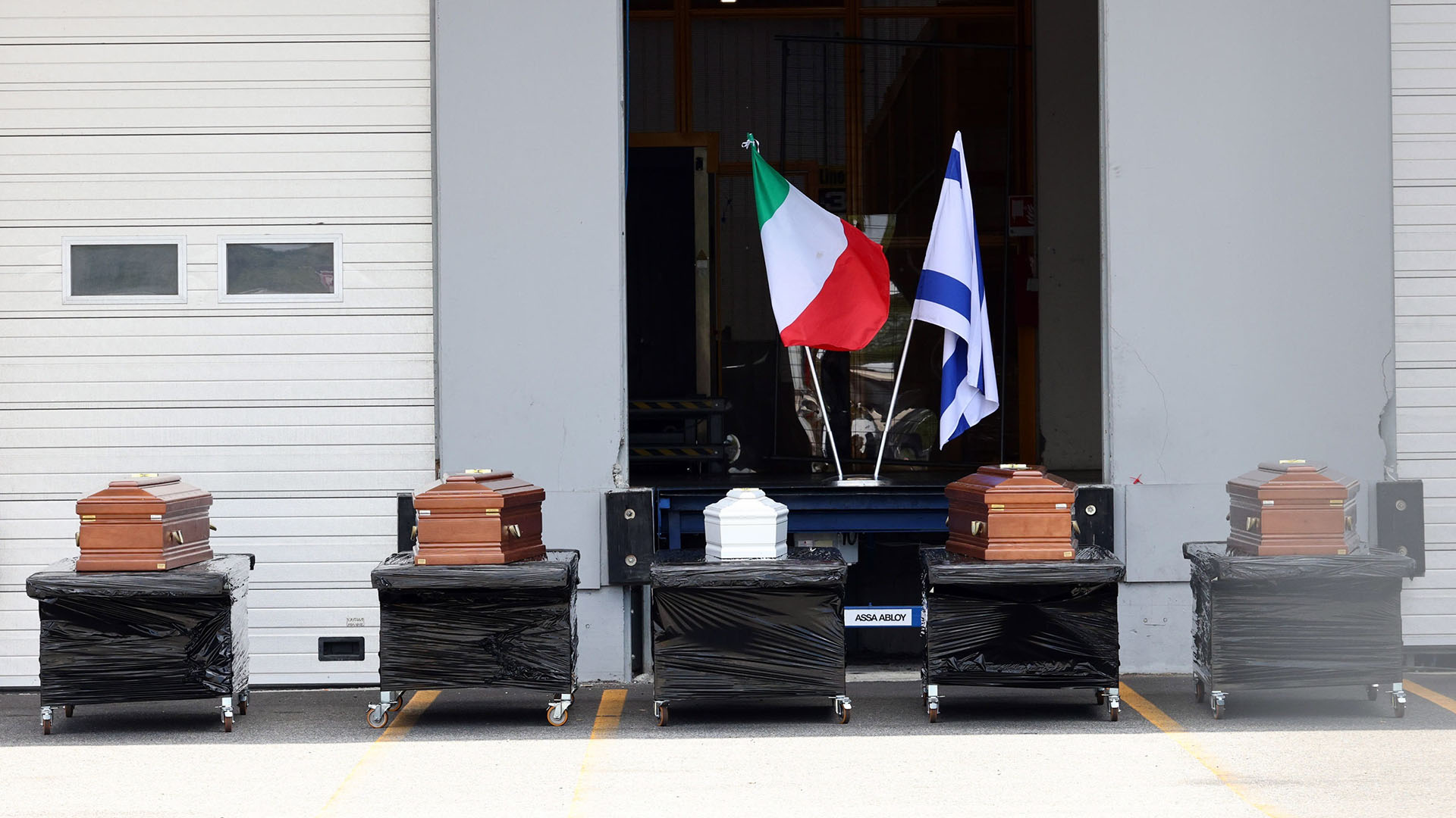 Revelan videos de la caída de teleférico en Italia que dejó 14 muertos - repatrian-a-israel-cuerpos-de-familia-victima-de-caida-de-teleferico-en-italia