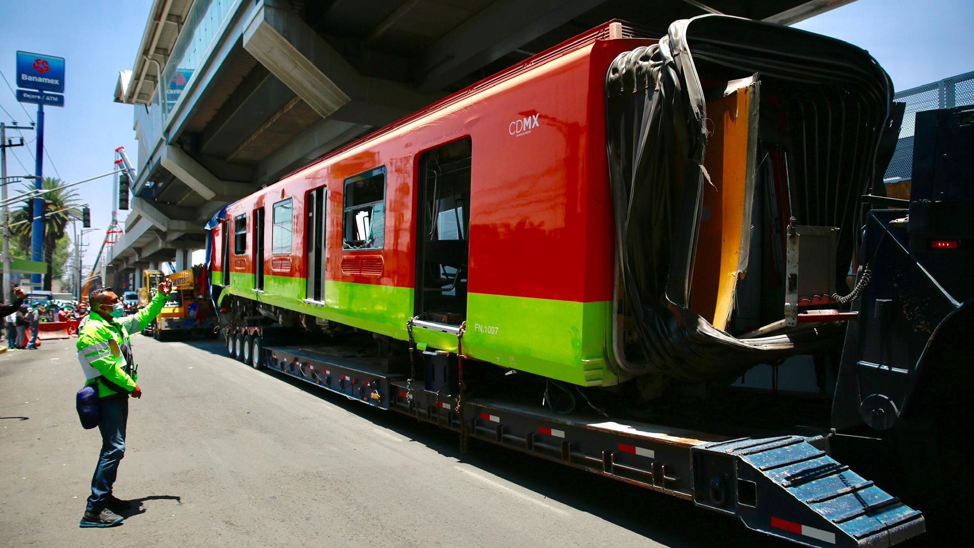 DNV, la empresa que realizará peritaje externo sobre accidente en Línea 12 del Metro - retiran-vagones-siniestrados-por-colapso-en-linea-12-del-metro