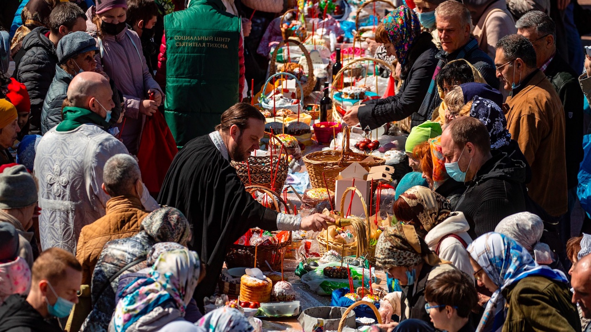 Rusia inicia megapuente de 10 días para frenar repunte de COVID-19