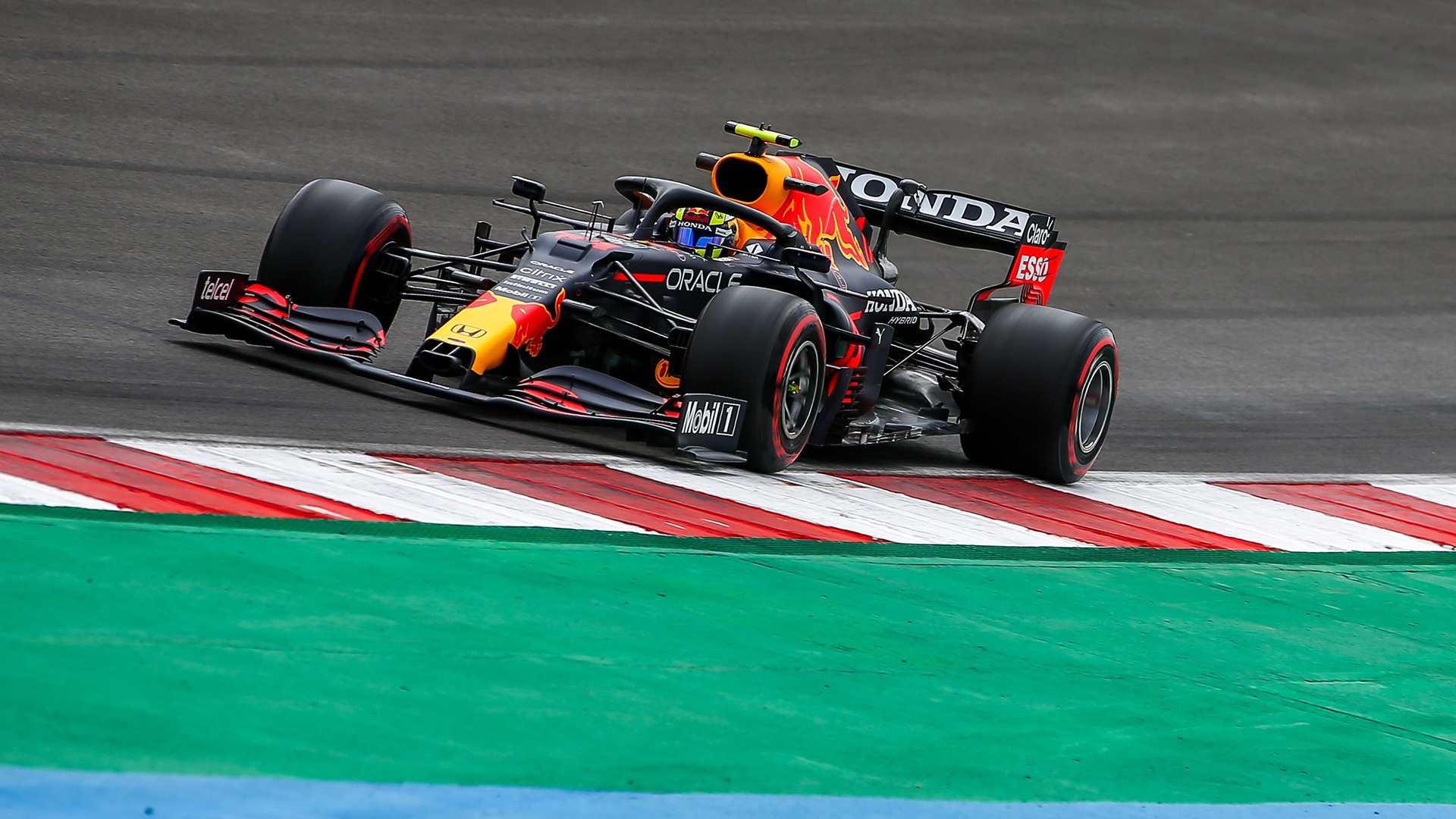 ‘Checo’ Pérez es nombrado ‘piloto del día’ en GP de Portugal