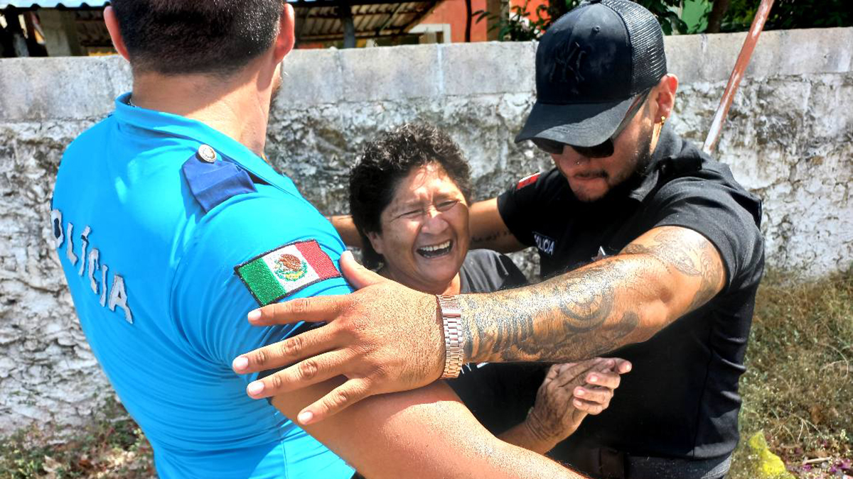 #Video Alcaldesa en Yucatán lleva strippers a mujeres por Día de las Madres