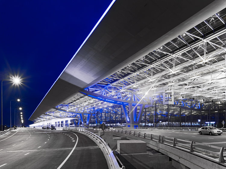 Muere el reconocido arquitecto Helmut Jahn tras accidente en bicicleta - suvarnabhumi-international-airport-1