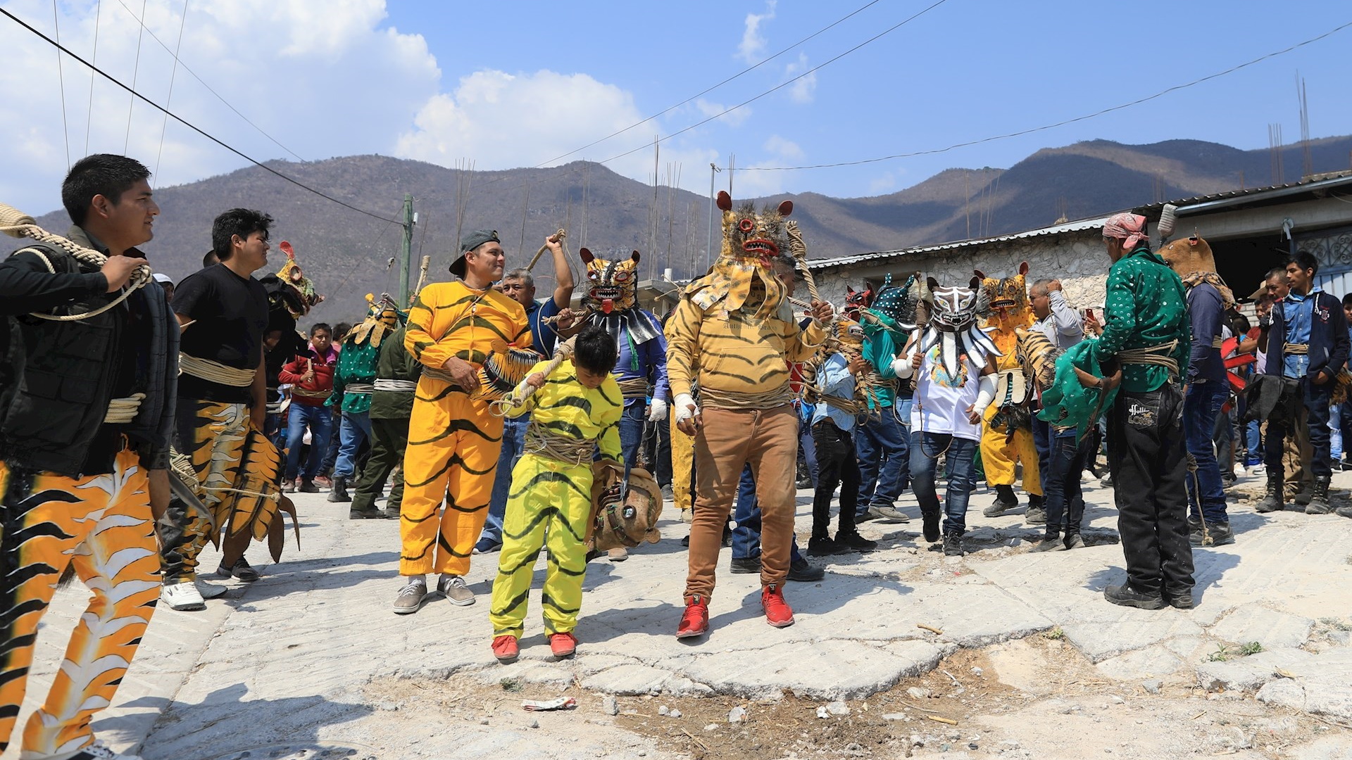 Pelea de tigres, un ritual al dios de la lluvia que se mantiene en Zitlala, Guerrero