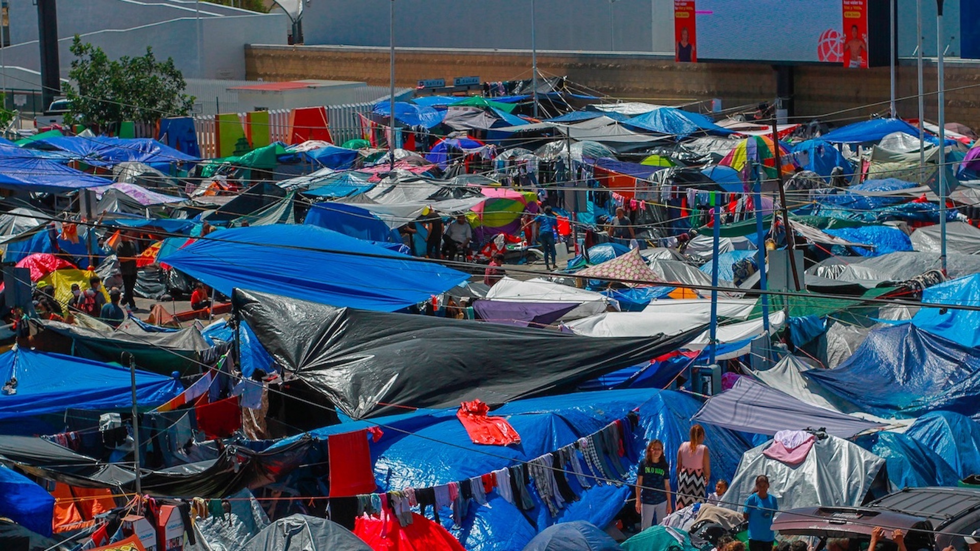 Tijuana se enfrenta a una crisis de migrantes sin una solución clara