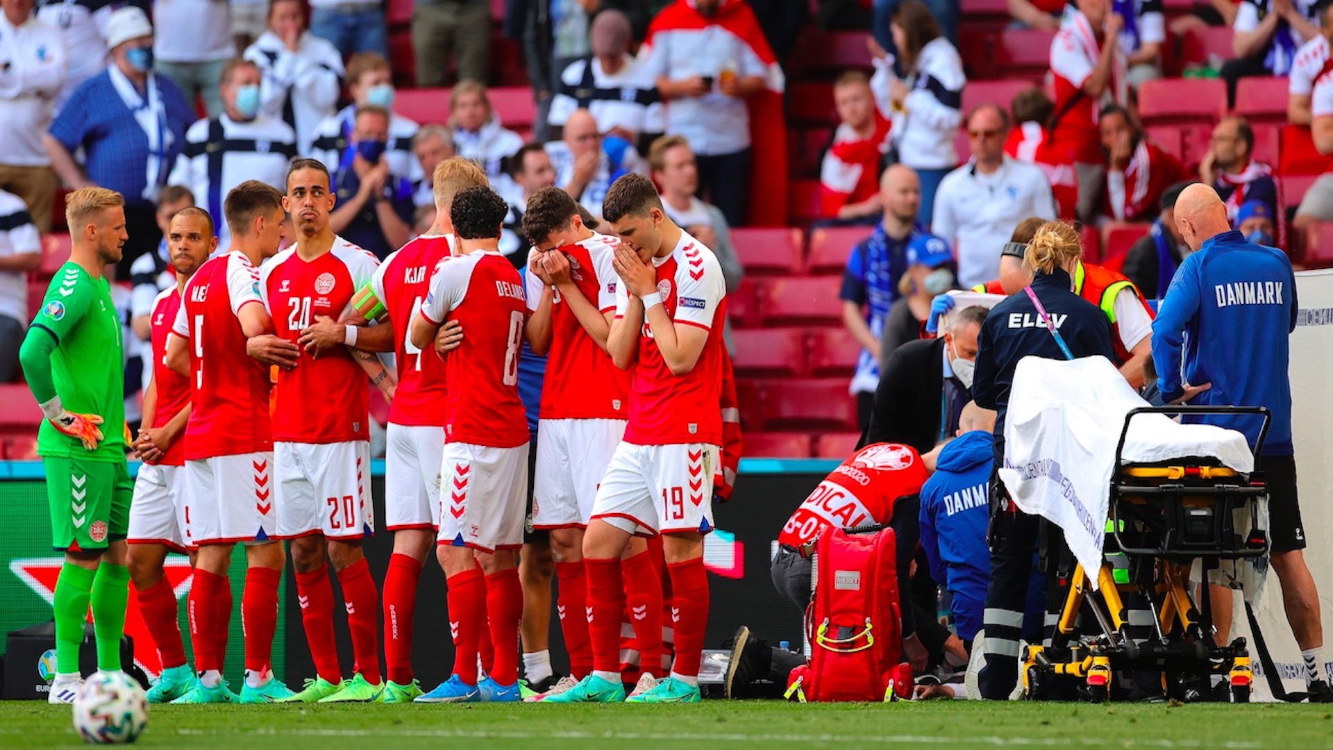 Finlandia vence a Dinamarca en encuentro marcado por desvanecimiento de Eriksen - accidente-eriksen
