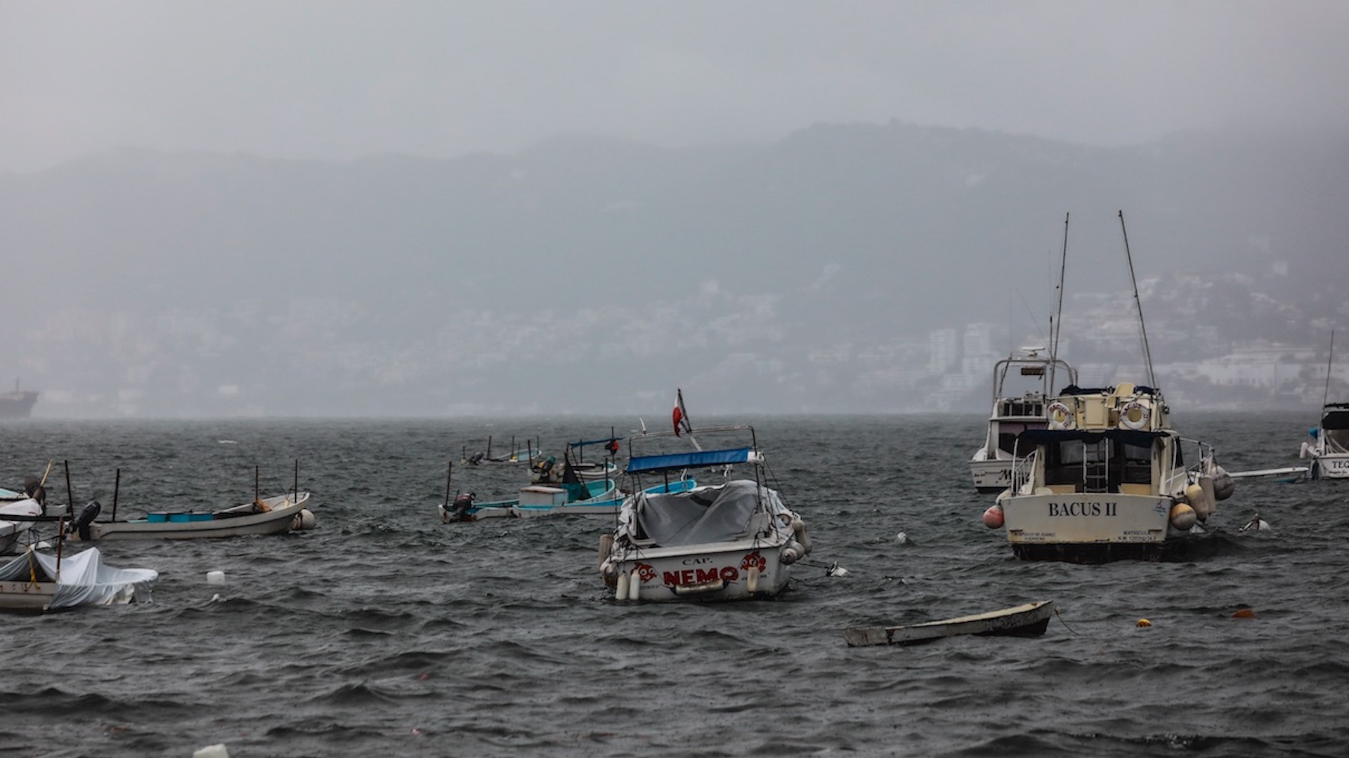 Enrique se degrada a tormenta tropical; avanza hacia Baja California Sur