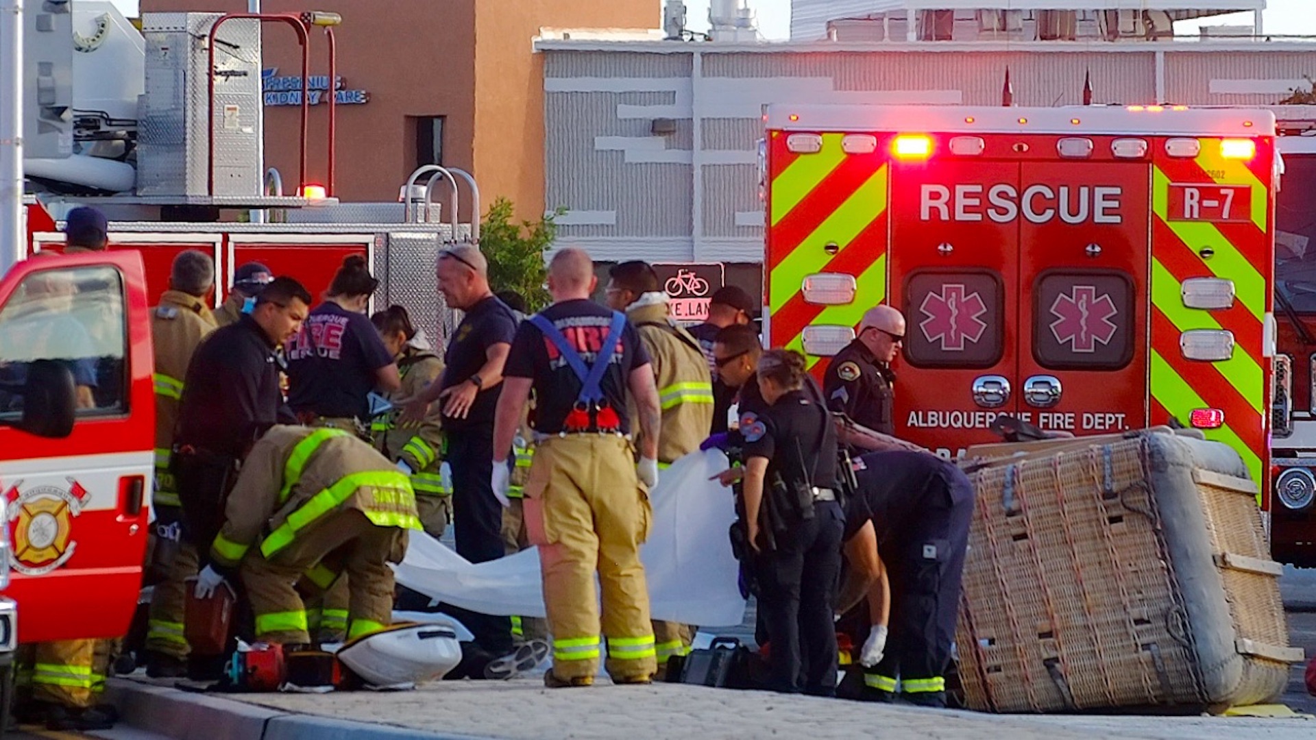 Al menos cuatro muertos y un herido por caída de globo aerostático en Albuquerque