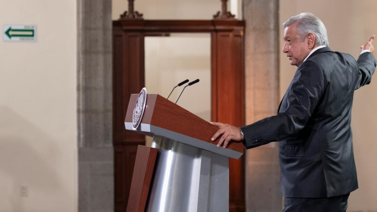 Análisis grafológico de la firma del presidente López Obrador a lo largo del tiempo