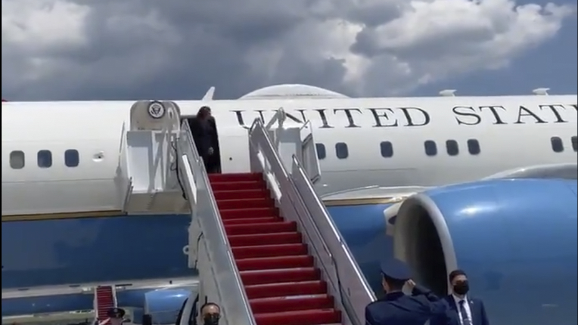 Problema técnico retrasa vuelo de Kamala Harris rumbo a Guatemala