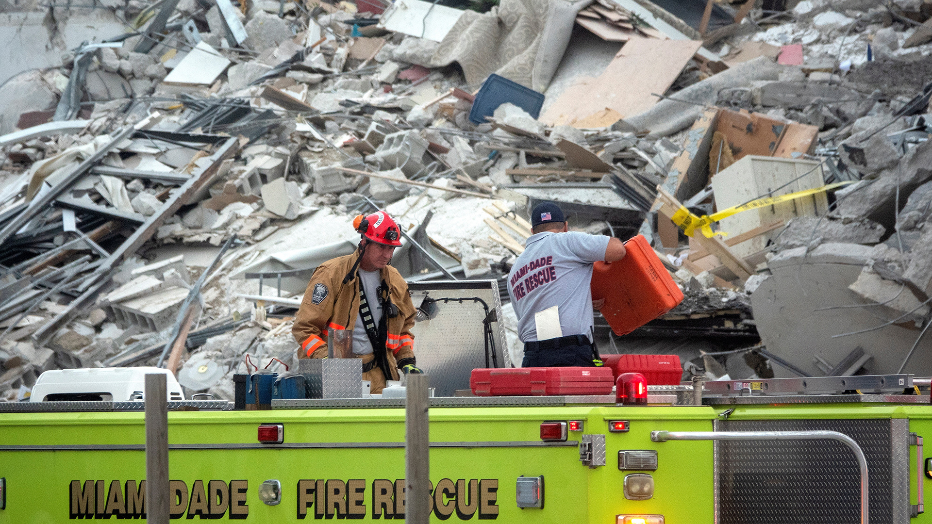 Hallan otros cuatro cuerpos en edificio de Miami; suman 32 muertos