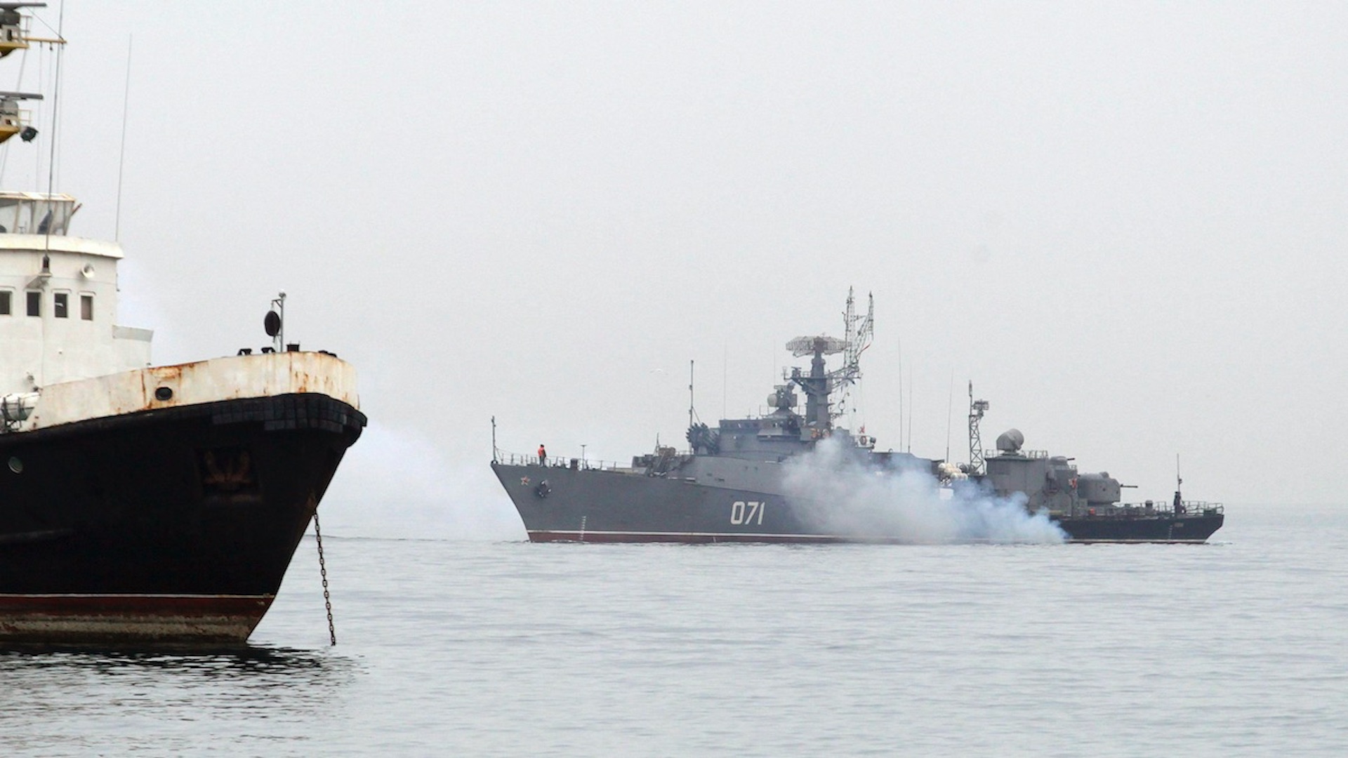 Rusia difunde video de disparos de advertencia al HMS “Defender”