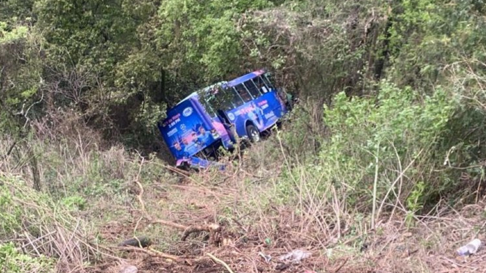 Desbarranca camión en Cuajimalpa; hay al menos 19 lesionados