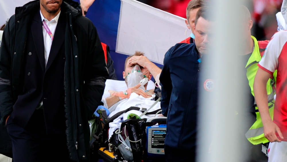 Eriksen seguirá en el hospital hasta conocerse causa de su desvanecimiento