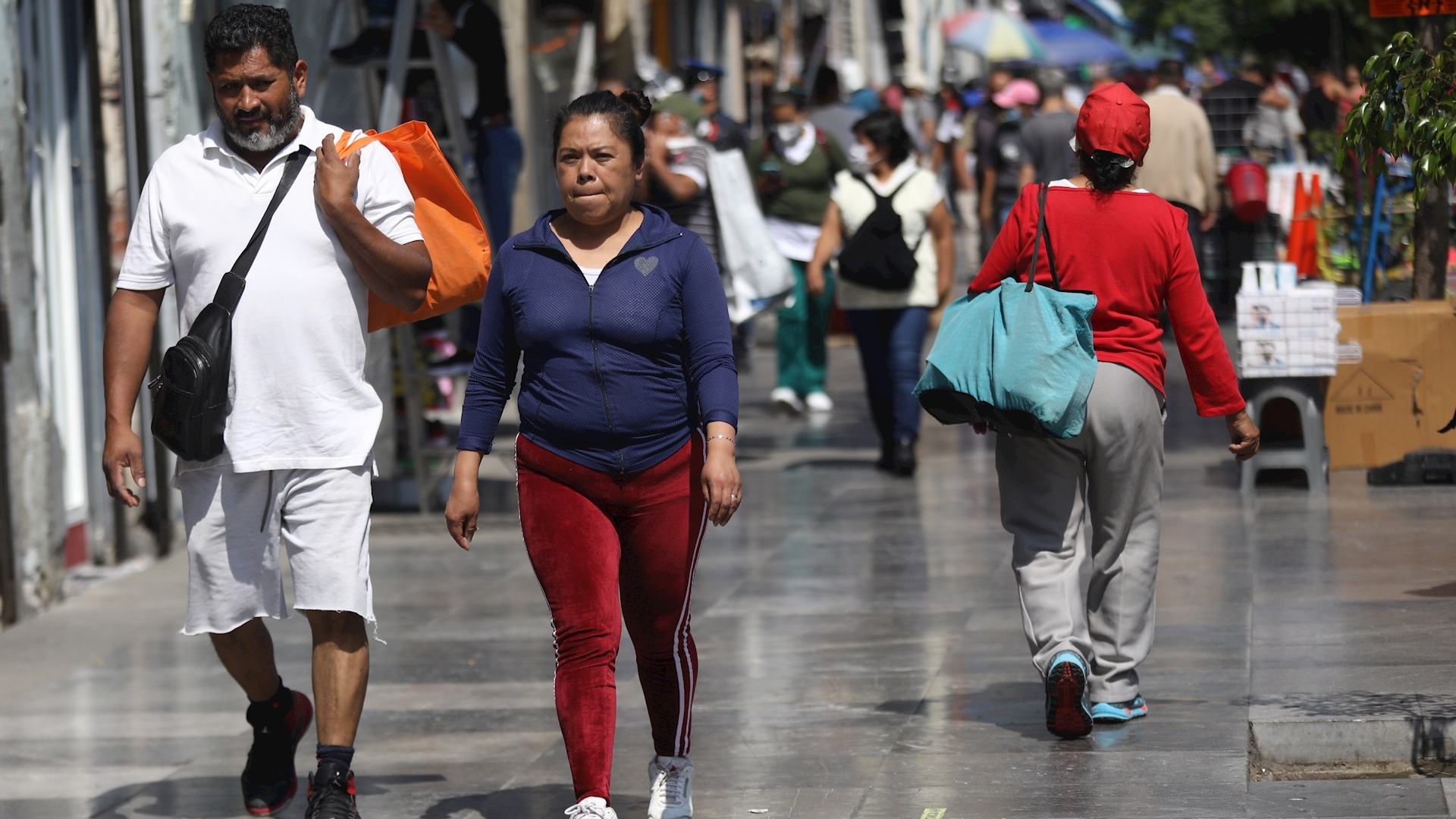 México registró en las últimas 24 horas 3 mil 493 casos y 256 muertes por COVID-19 México registró en las últimas 24 horas 3 mil 493 casos y 256 muertes por COVID-19