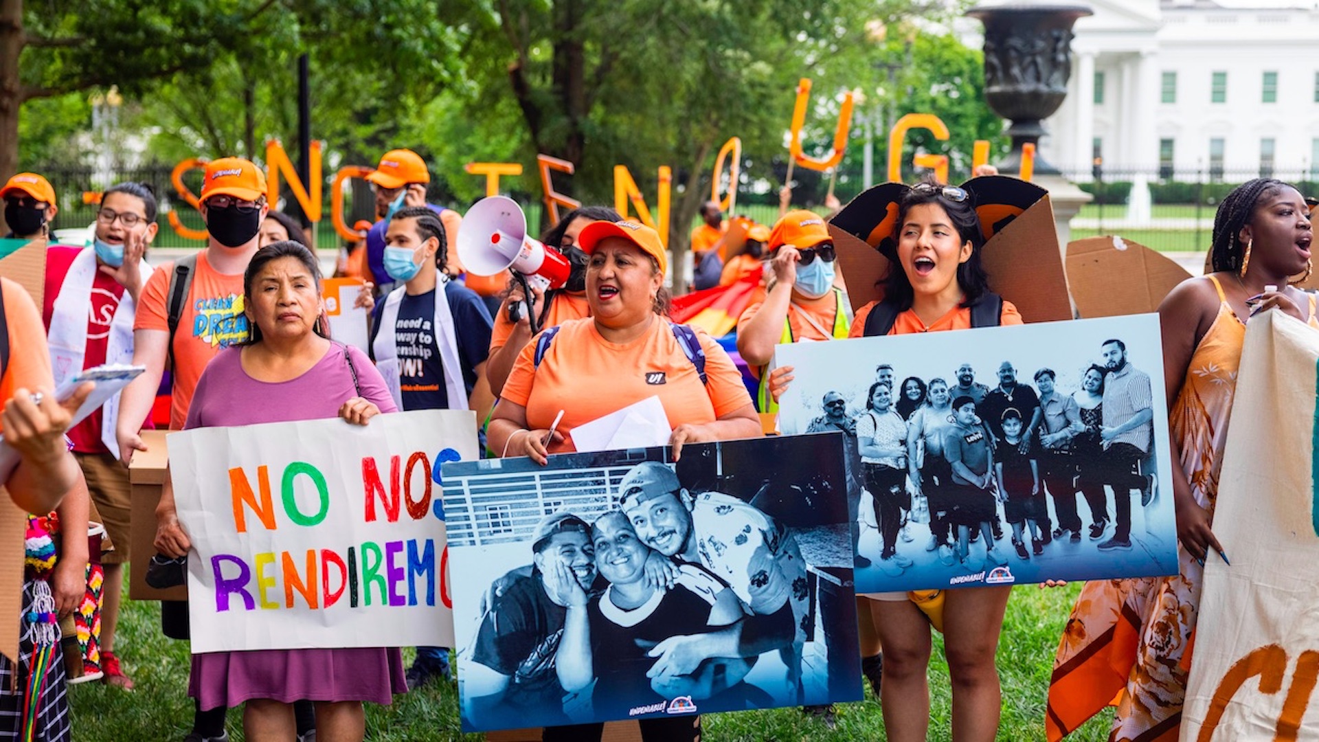 Harris dice que ‘dreamers’ merecen un camino a la ciudadanía en EE.UU.