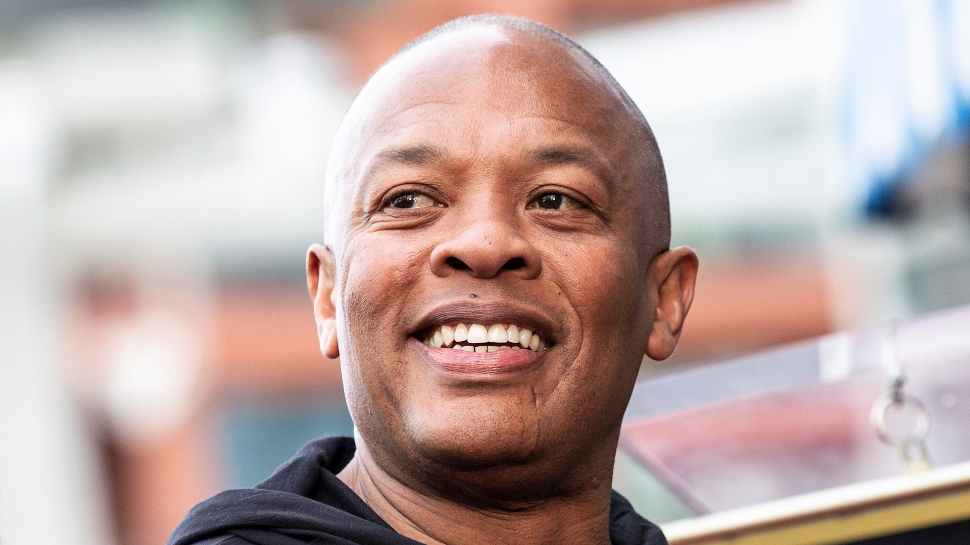 Dr. Dre abrirá escuela en Los Ángeles para familias de bajos recursos Dr. Dre abrirá escuela en Los Ángeles para familias de bajos recursos