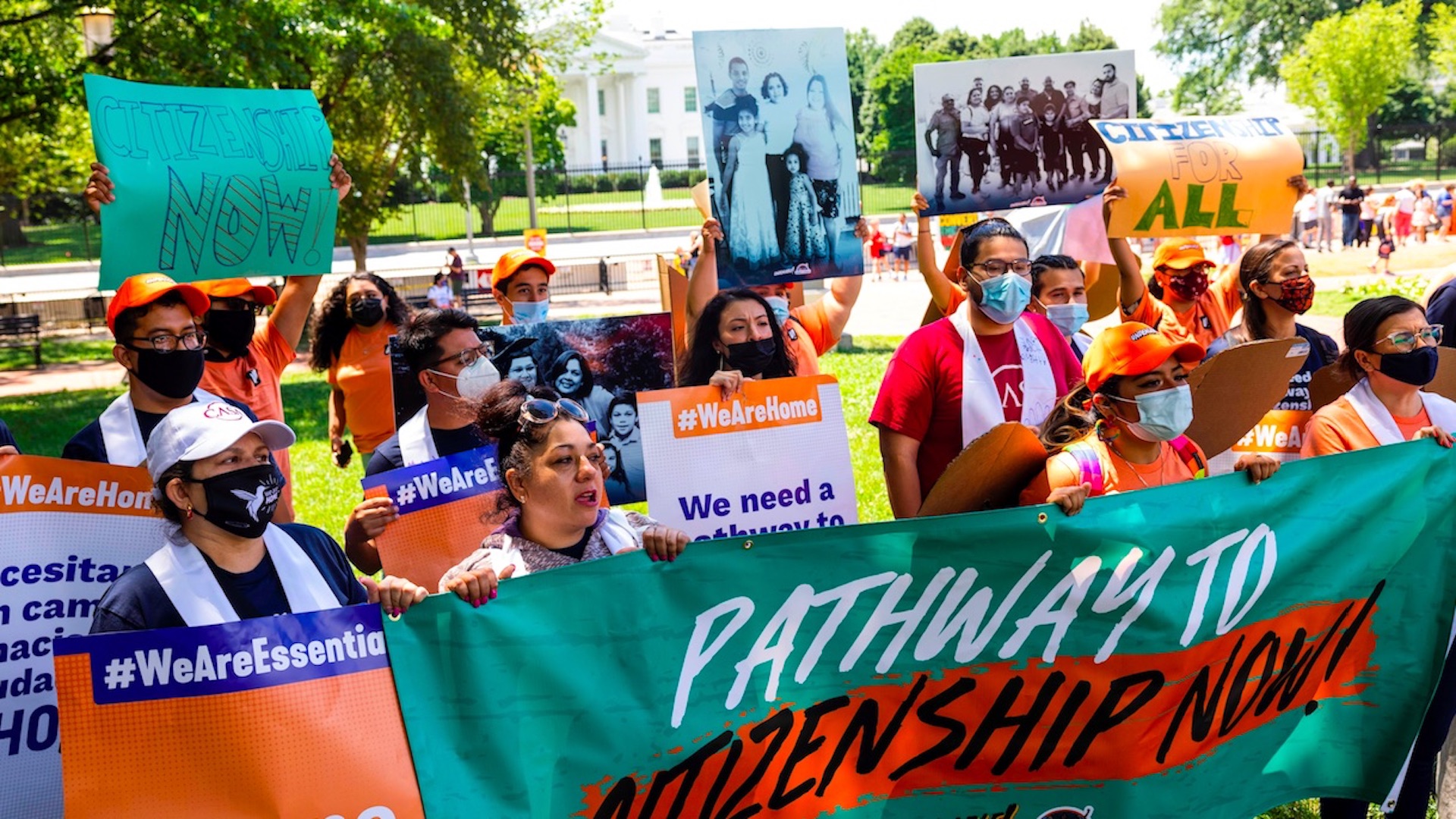 Dreamers piden ciudadanía estadounidense en aniversario de DACA