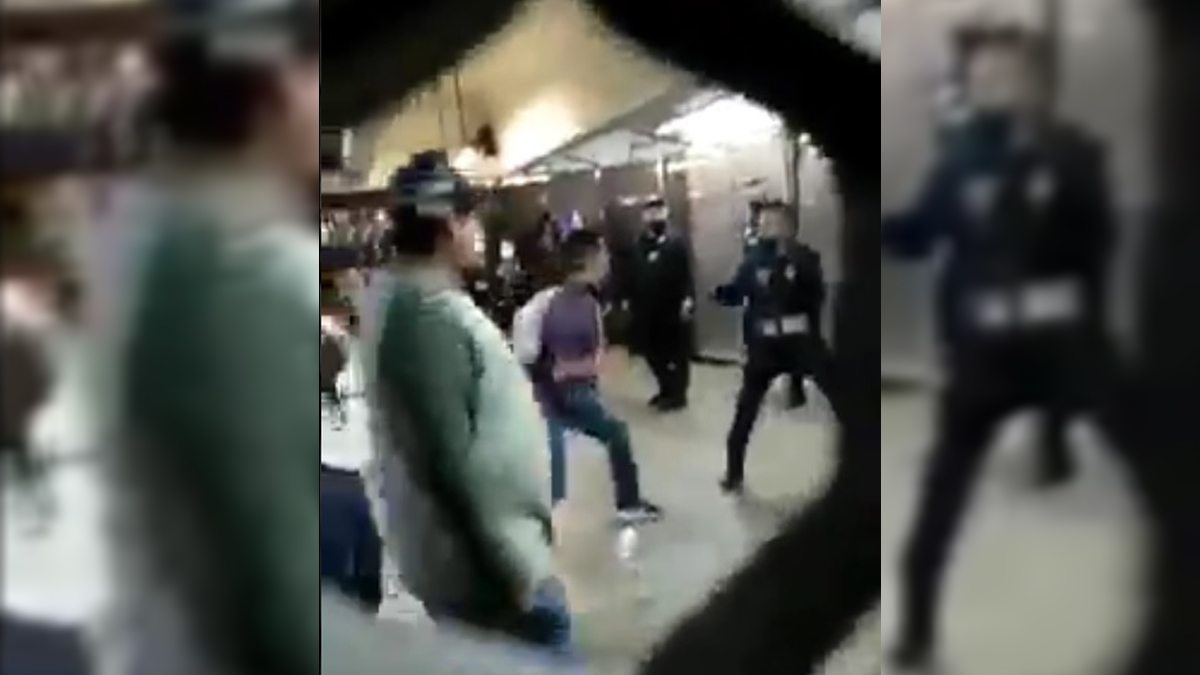 #Video Se enfrentan usuarios y policías en Metro Pantitlán