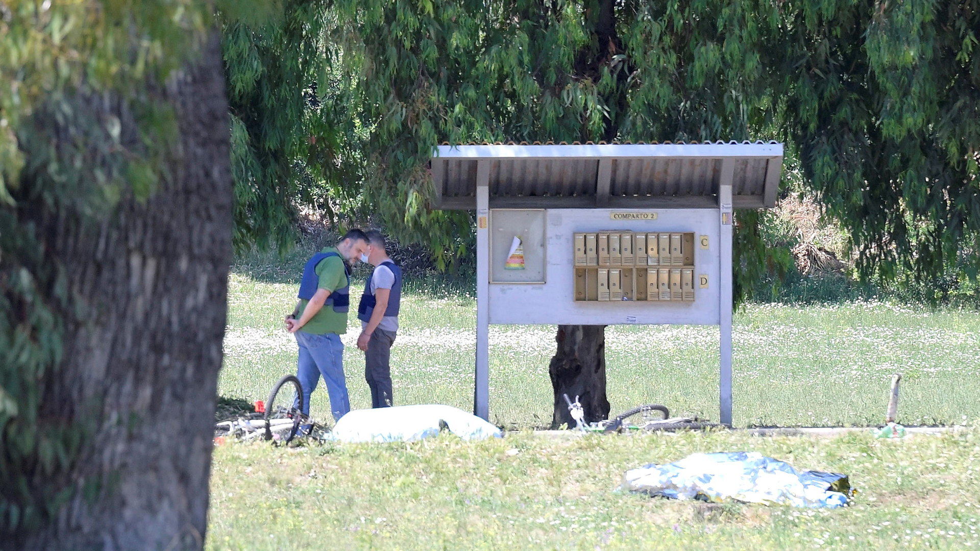 Hombre asesina en Roma a anciano y dos niños; después se suicidó - escena-del-asesinato-cerca-de-roma-de-un-anciano-y-dos-ninos
