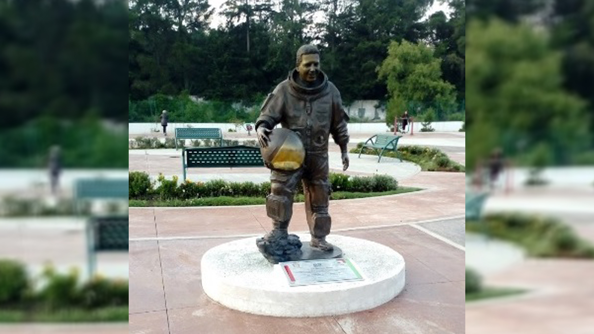 Detienen a tres por robo de la estatua del astronauta José Hernández