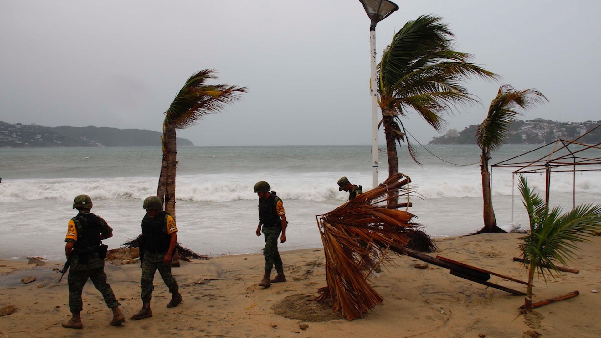 Piden extremar precauciones ante fenómenos en Pacífico y Golfo