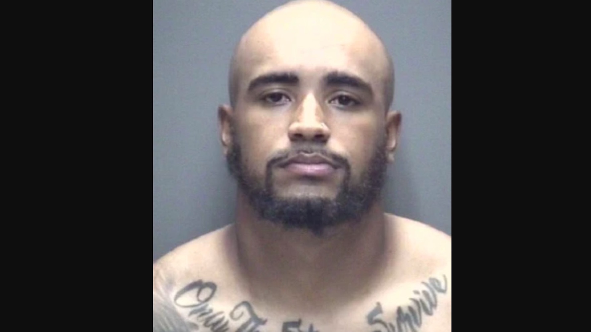 Detienen al hijo de Vince Wilfork por robarle anillos del Super Bowl