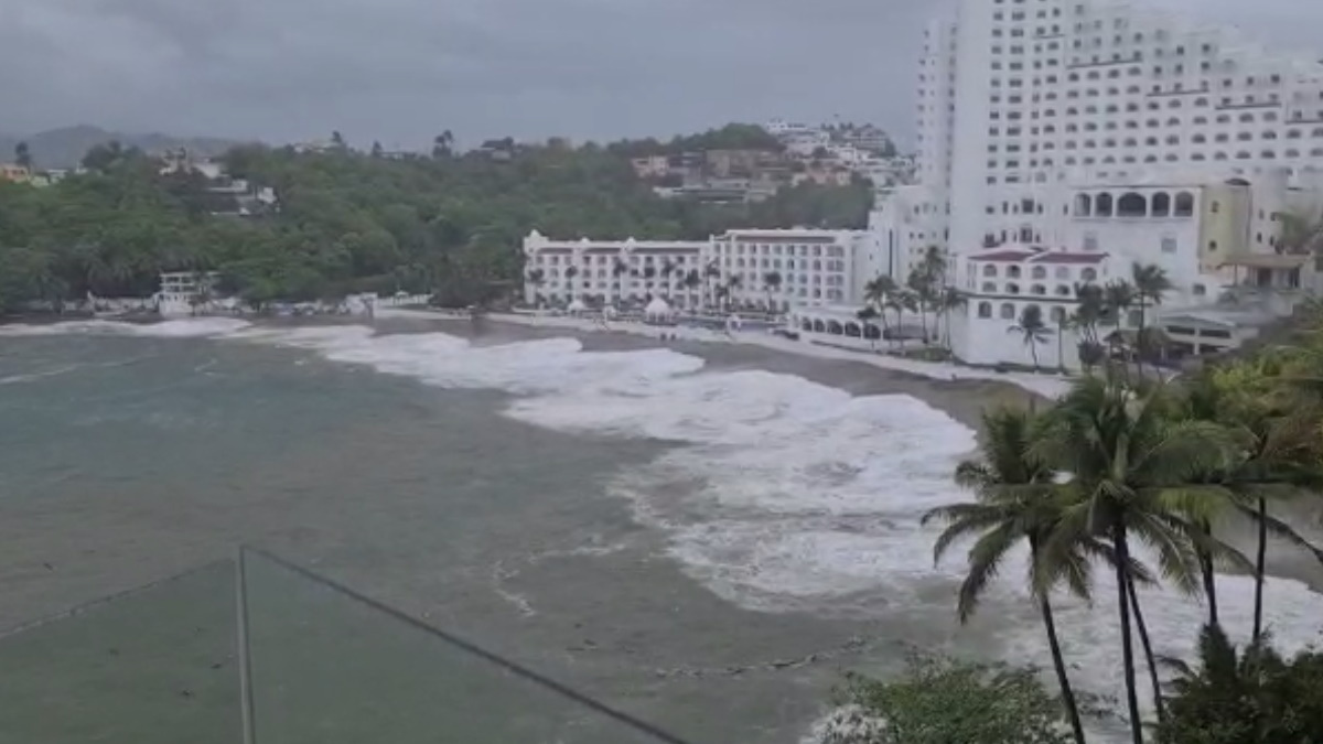 #Videos Huracán Enrique provoca afectaciones en Colima