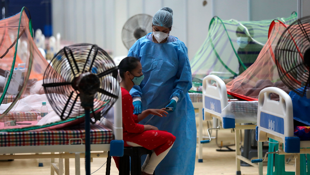 India registra menos de 40 mil casos por primera vez en tres meses