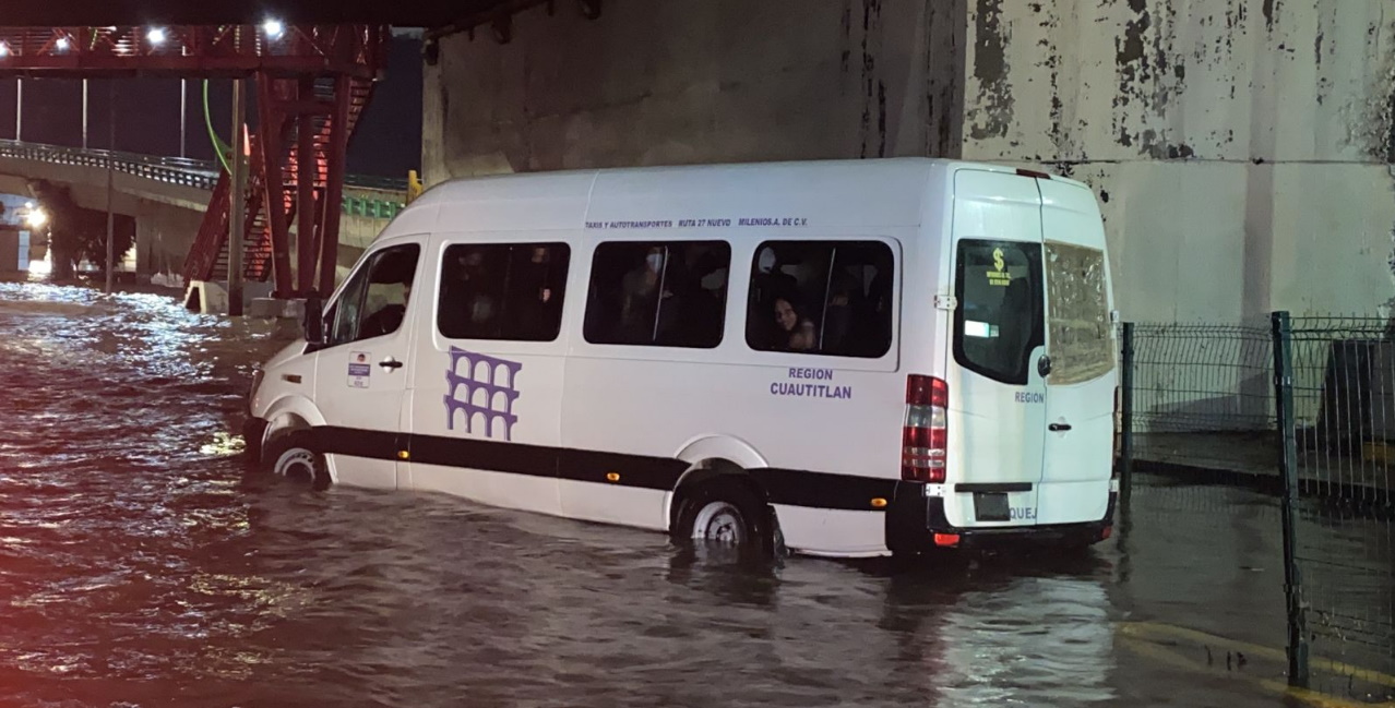 #Video Fuertes lluvias provocan inundaciones en Atizapán, Ecatepec y Tlalnepantla