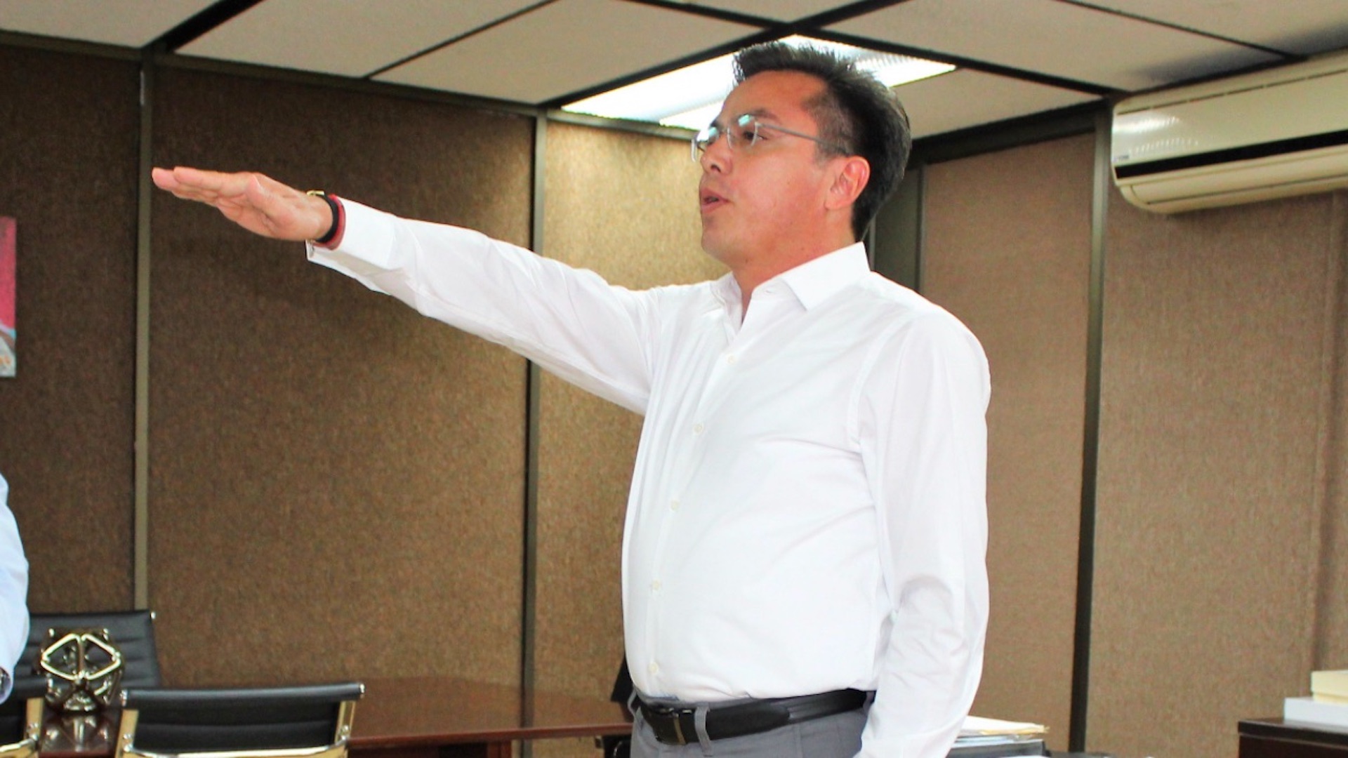 Comando secuestra a secretario general del PRI en Sinaloa