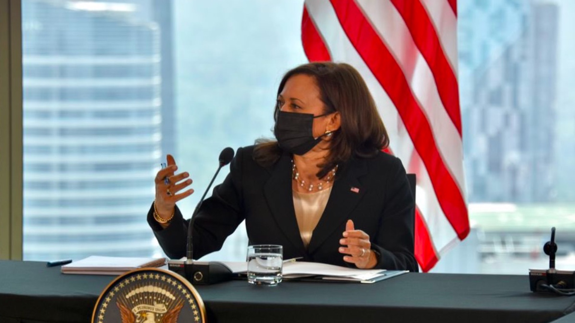 Kamala Harris se compromete a visitar la frontera para atender problemas
