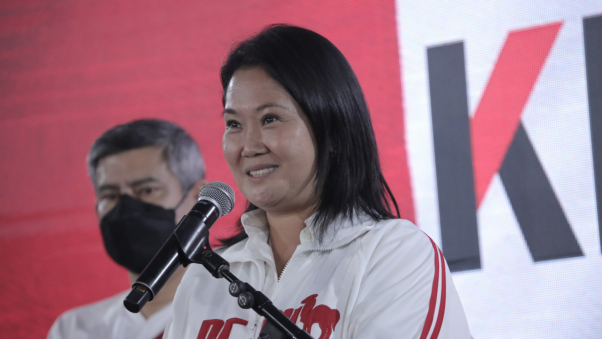 Fujimori aventaja a Castillo en 0.7 puntos, con 90.5 por ciento de votos contados