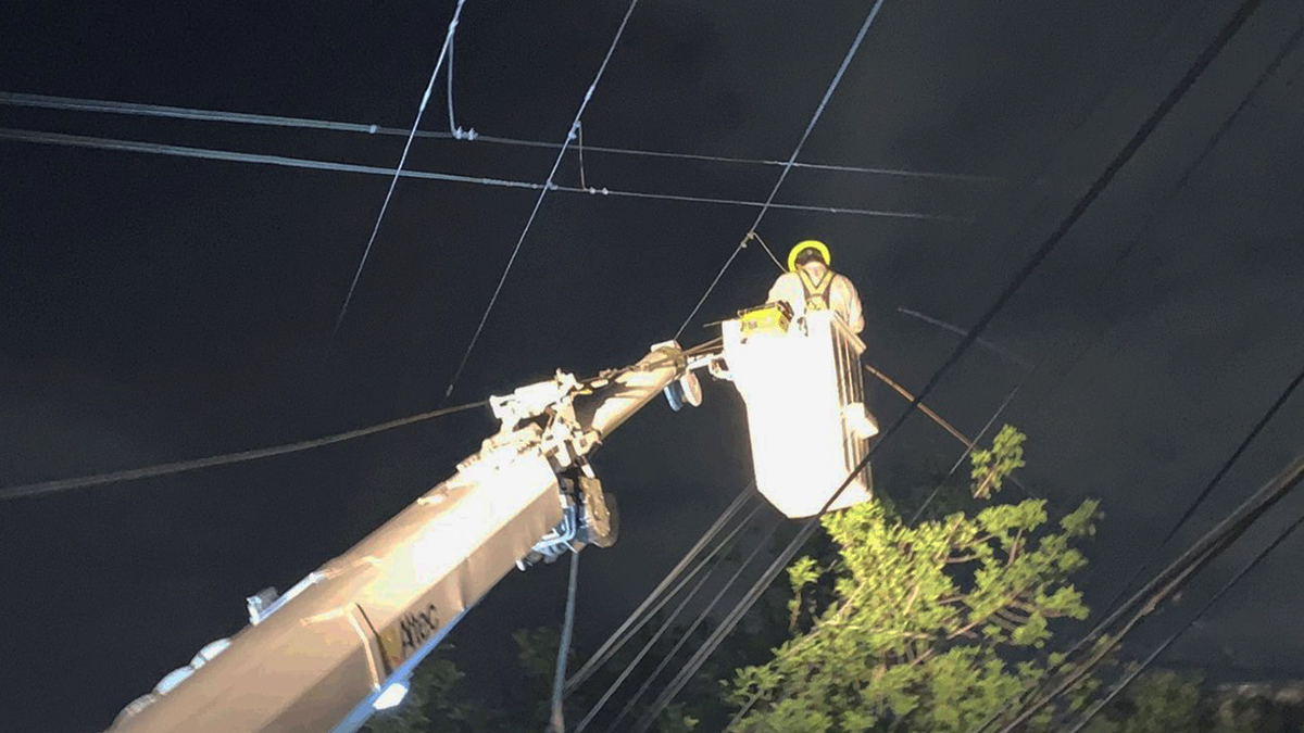 CFE restablece luz a 68 % de usuarios afectados en Nuevo León por frente frío