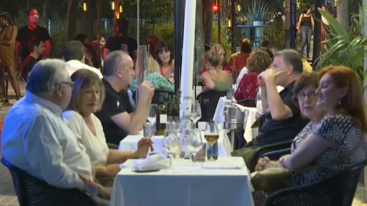 El ocio nocturno reabre en España después de meses de fuertes restricciones