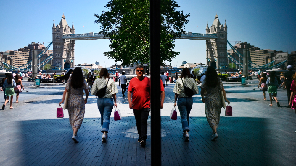 Londres planea aplazar por tercera vez los controles en Irlanda del Norte