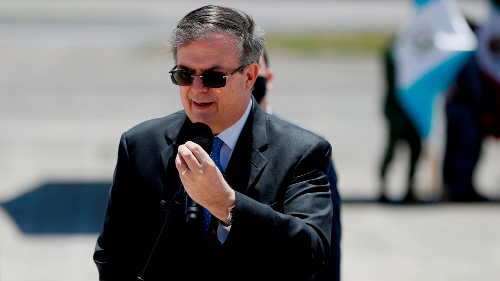 Marcelo Ebrard inicia gira de trabajo por Italia y Francia