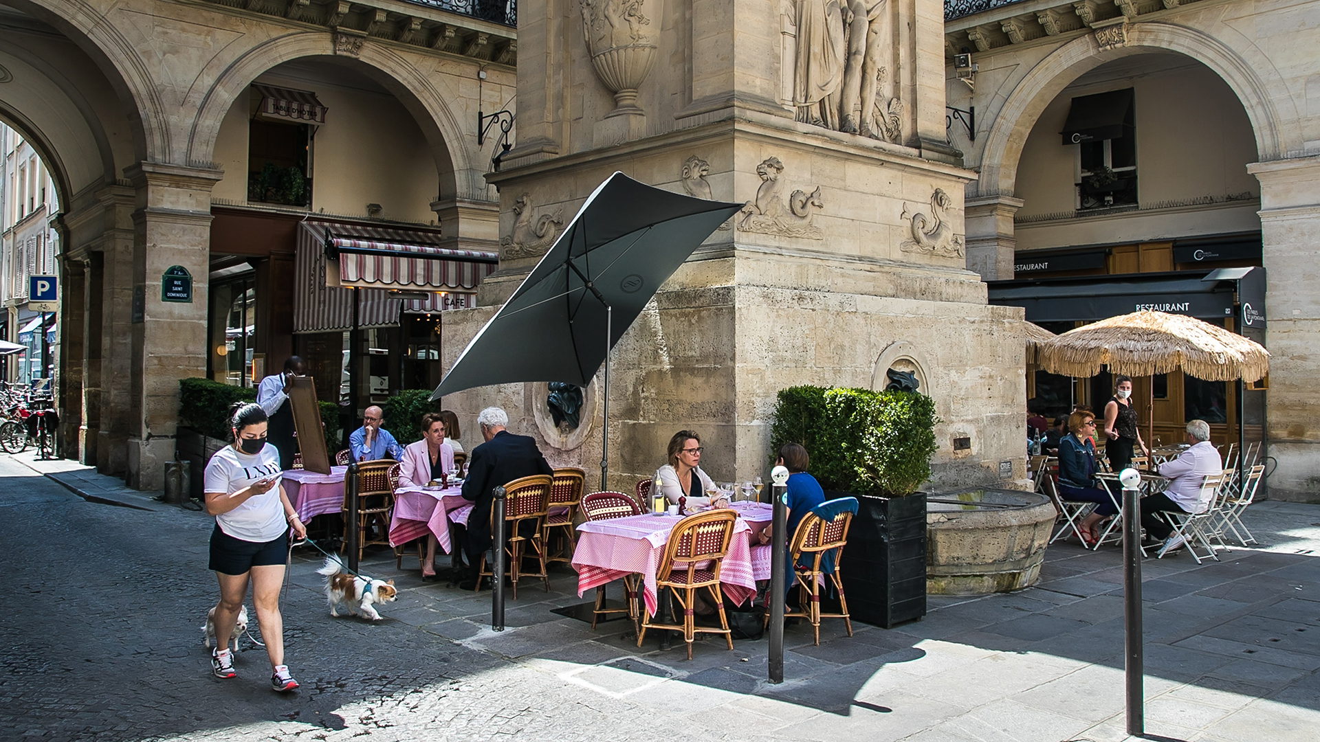 Francia pone fin al cubrebocas obligatorio al aire libre