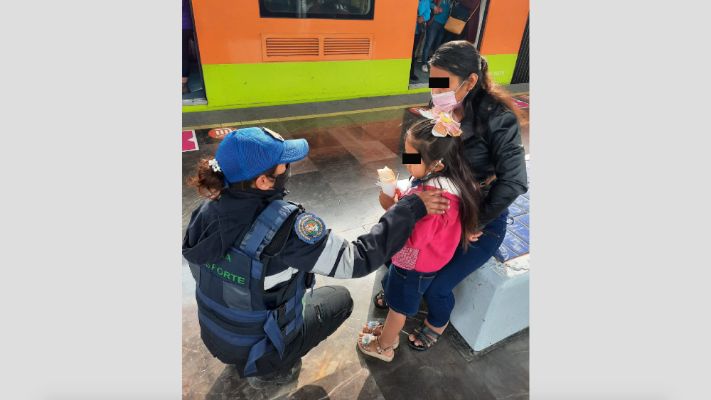 Niña cae a las vías del Metro en la Ciudad de México